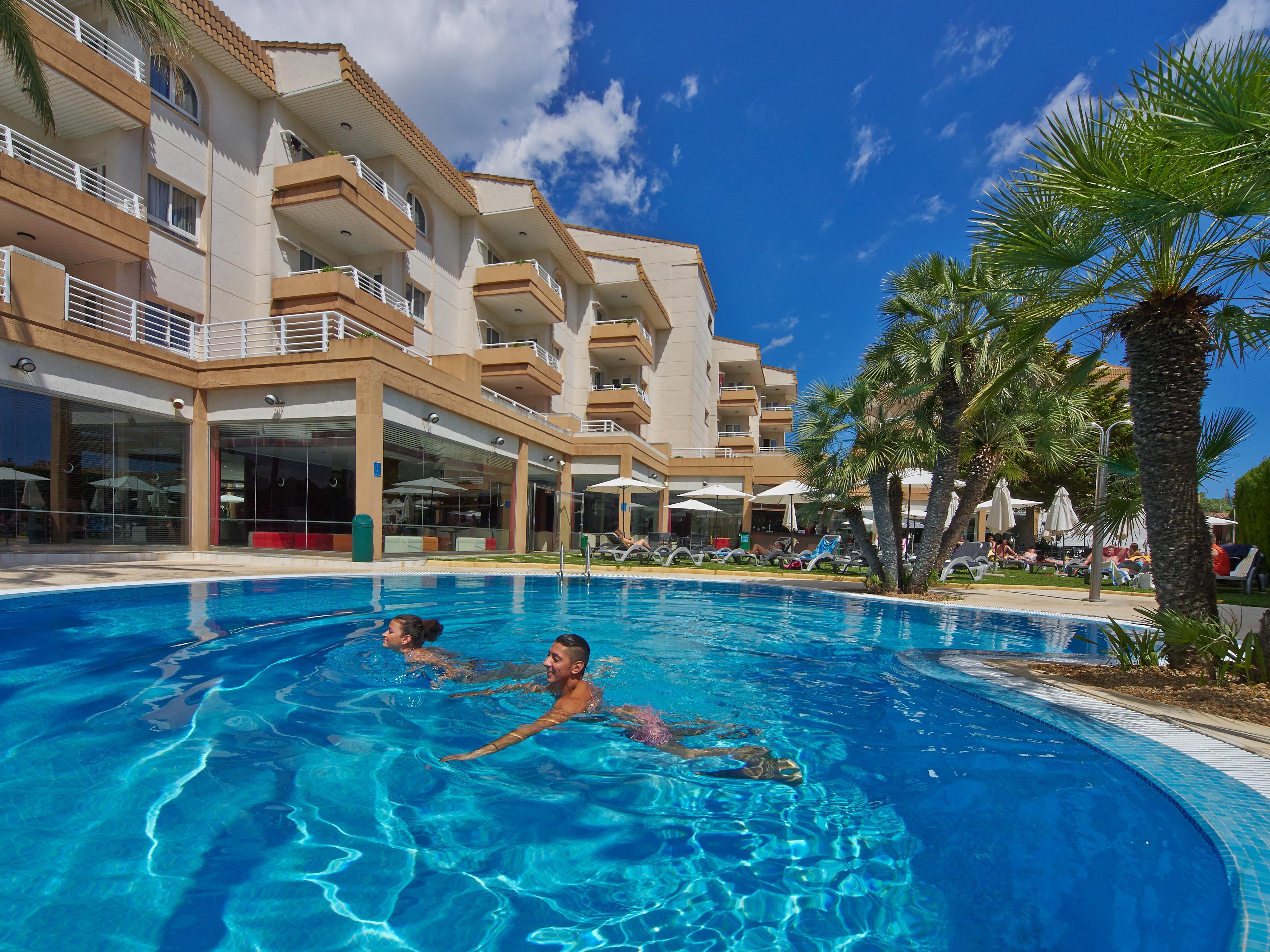 Hotel Illot Suites Cala Ratjada  Bagian luar foto