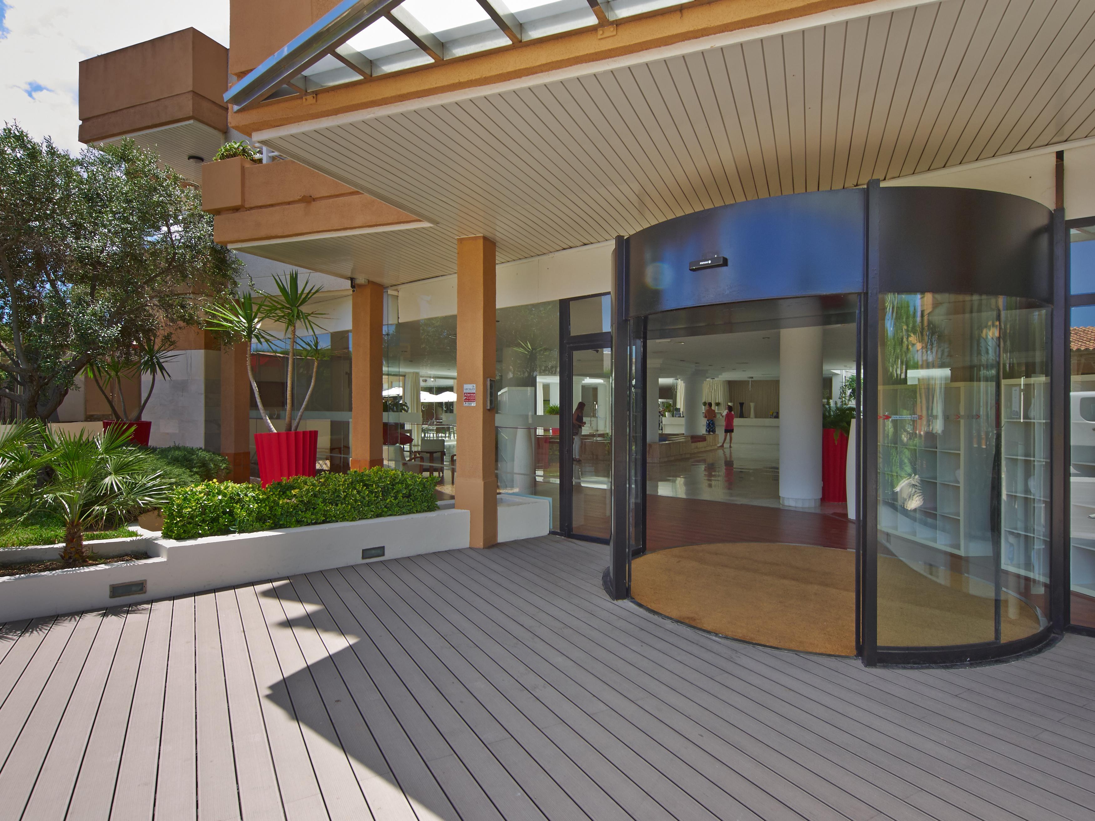 Hotel Illot Suites Cala Ratjada  Bagian luar foto