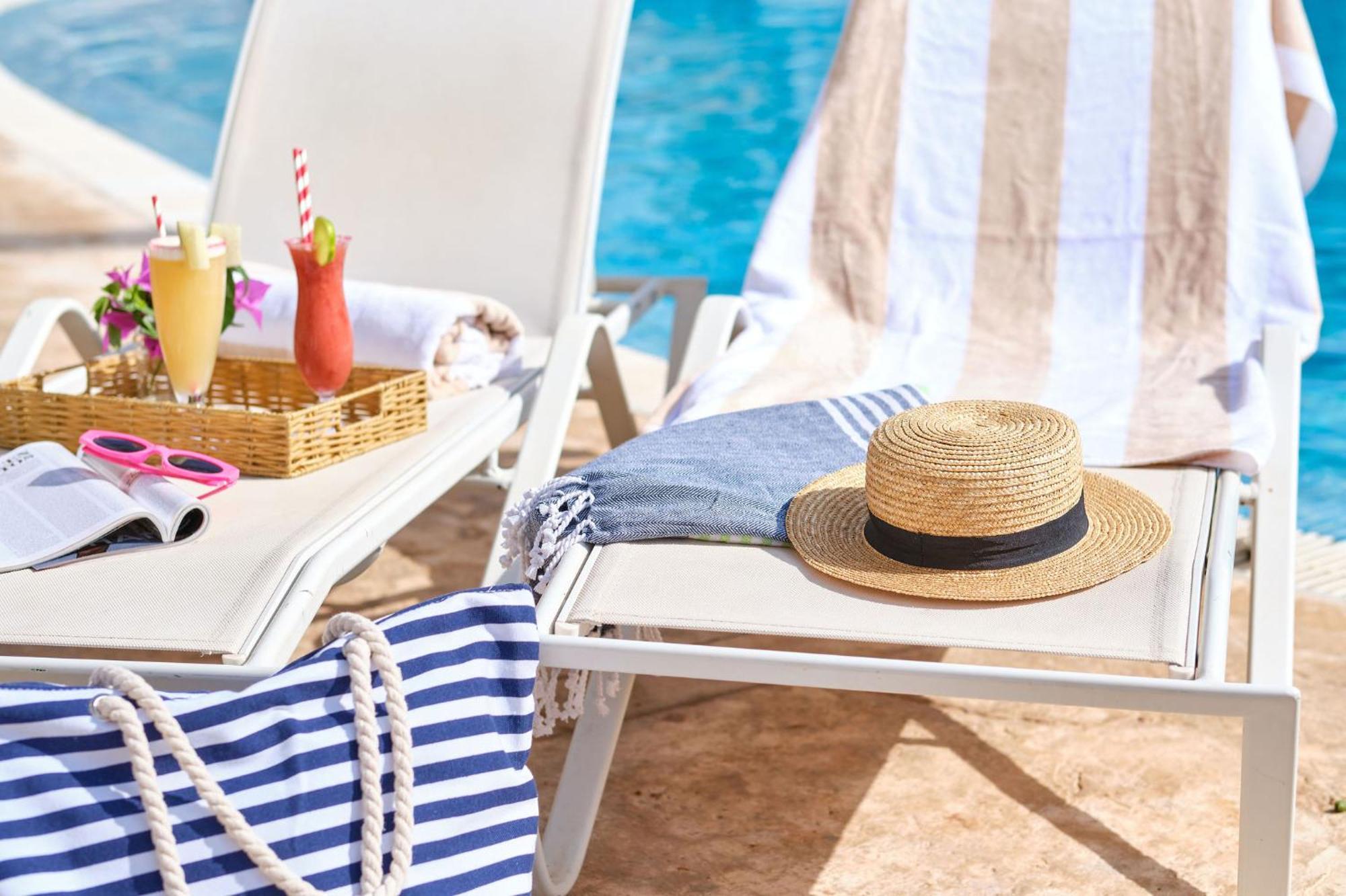 Hotel Illot Suites Cala Ratjada  Bagian luar foto