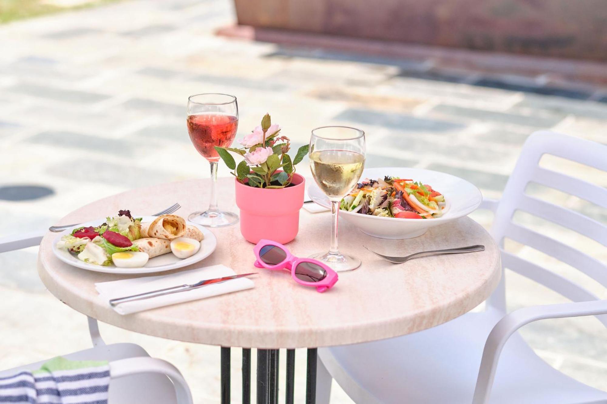 Hotel Illot Suites Cala Ratjada  Bagian luar foto