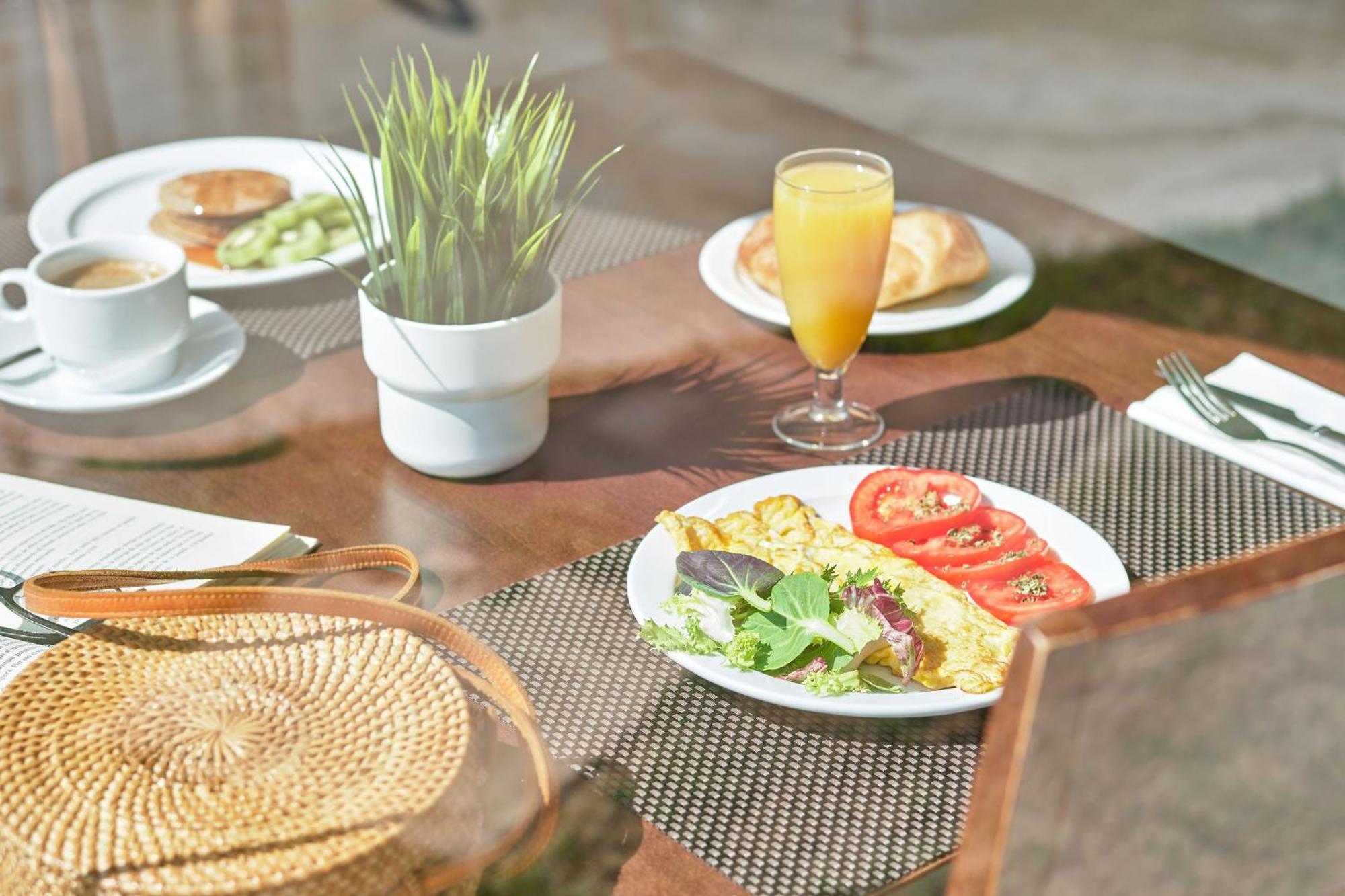 Hotel Illot Suites Cala Ratjada  Bagian luar foto