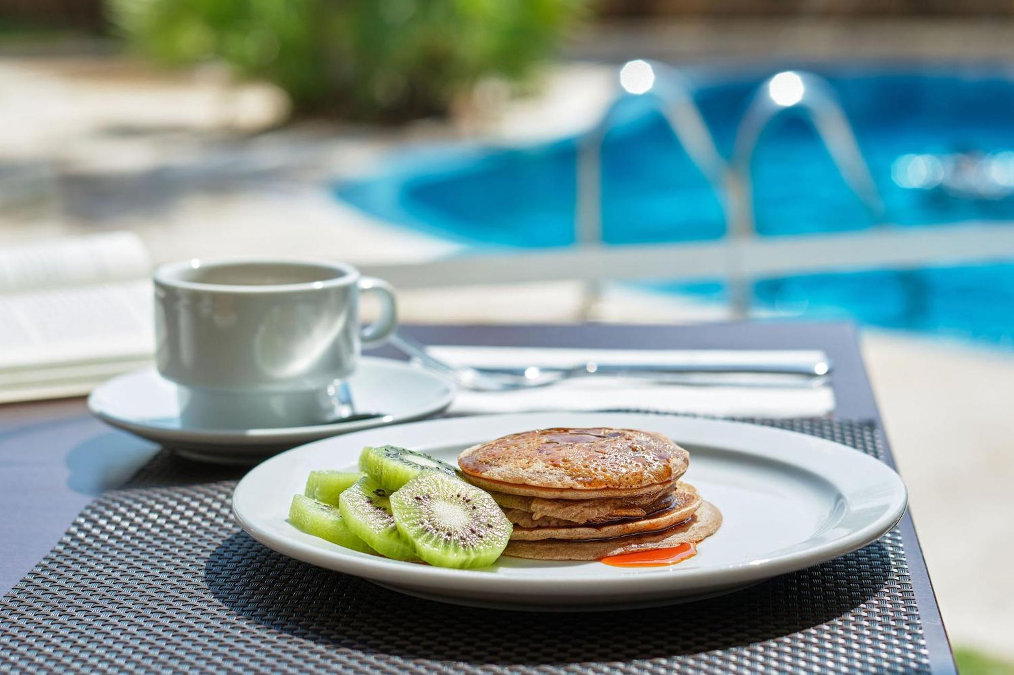 Hotel Illot Suites Cala Ratjada  Bagian luar foto