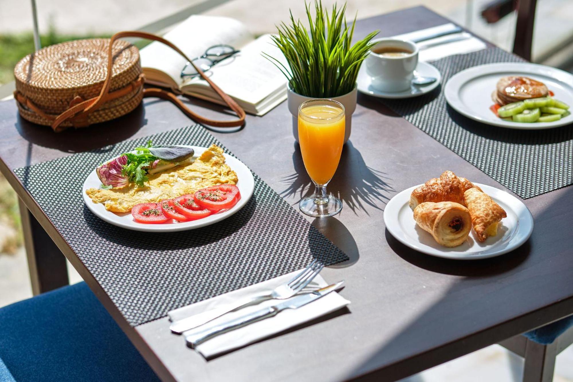Hotel Illot Suites Cala Ratjada  Bagian luar foto