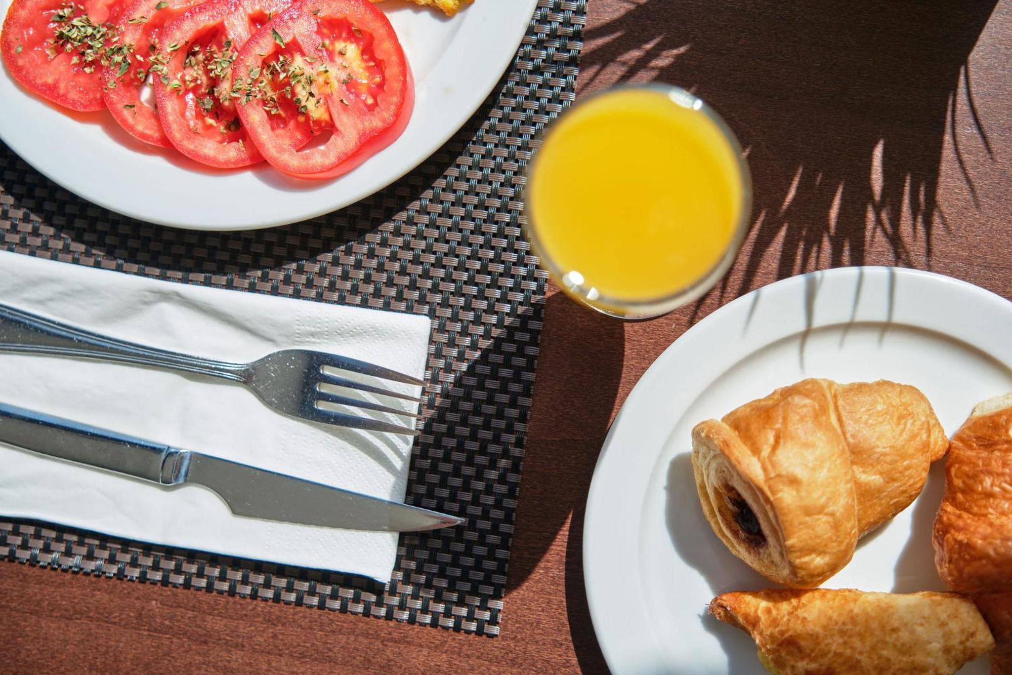 Hotel Illot Suites Cala Ratjada  Bagian luar foto