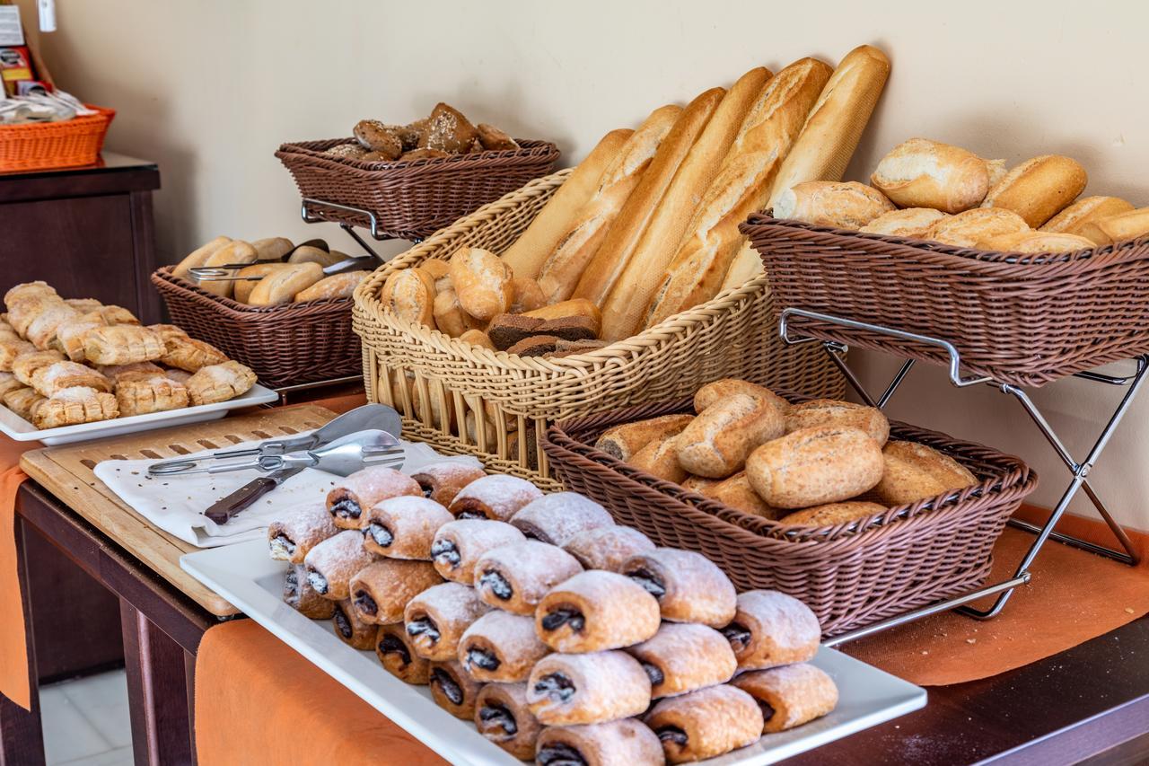 Hotel Illot Suites Cala Ratjada  Bagian luar foto