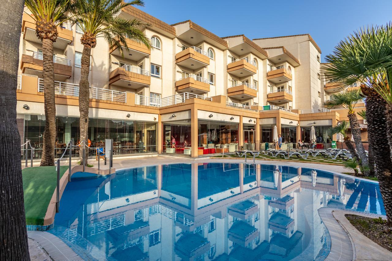 Hotel Illot Suites Cala Ratjada  Bagian luar foto