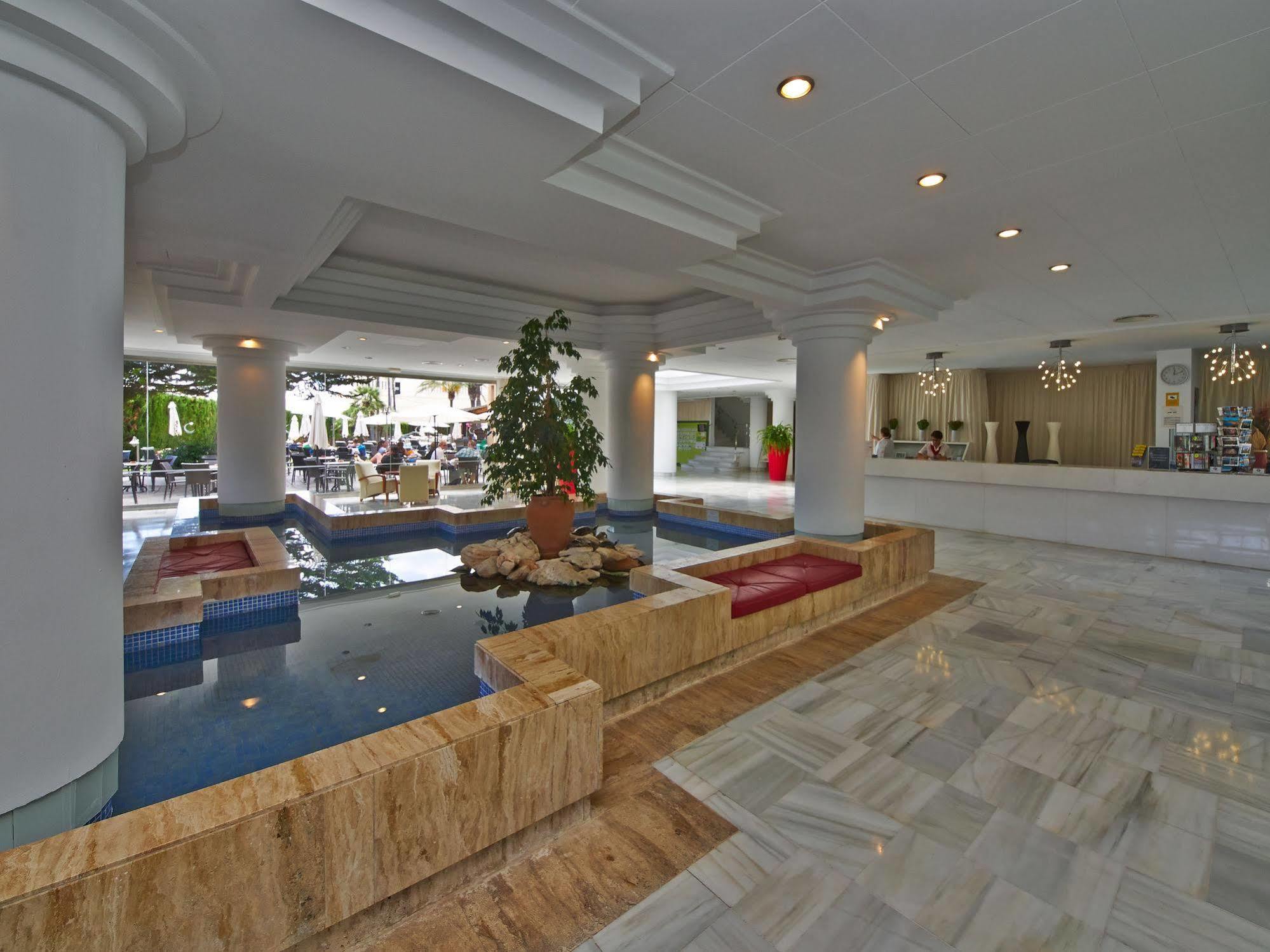 Hotel Illot Suites Cala Ratjada  Bagian luar foto