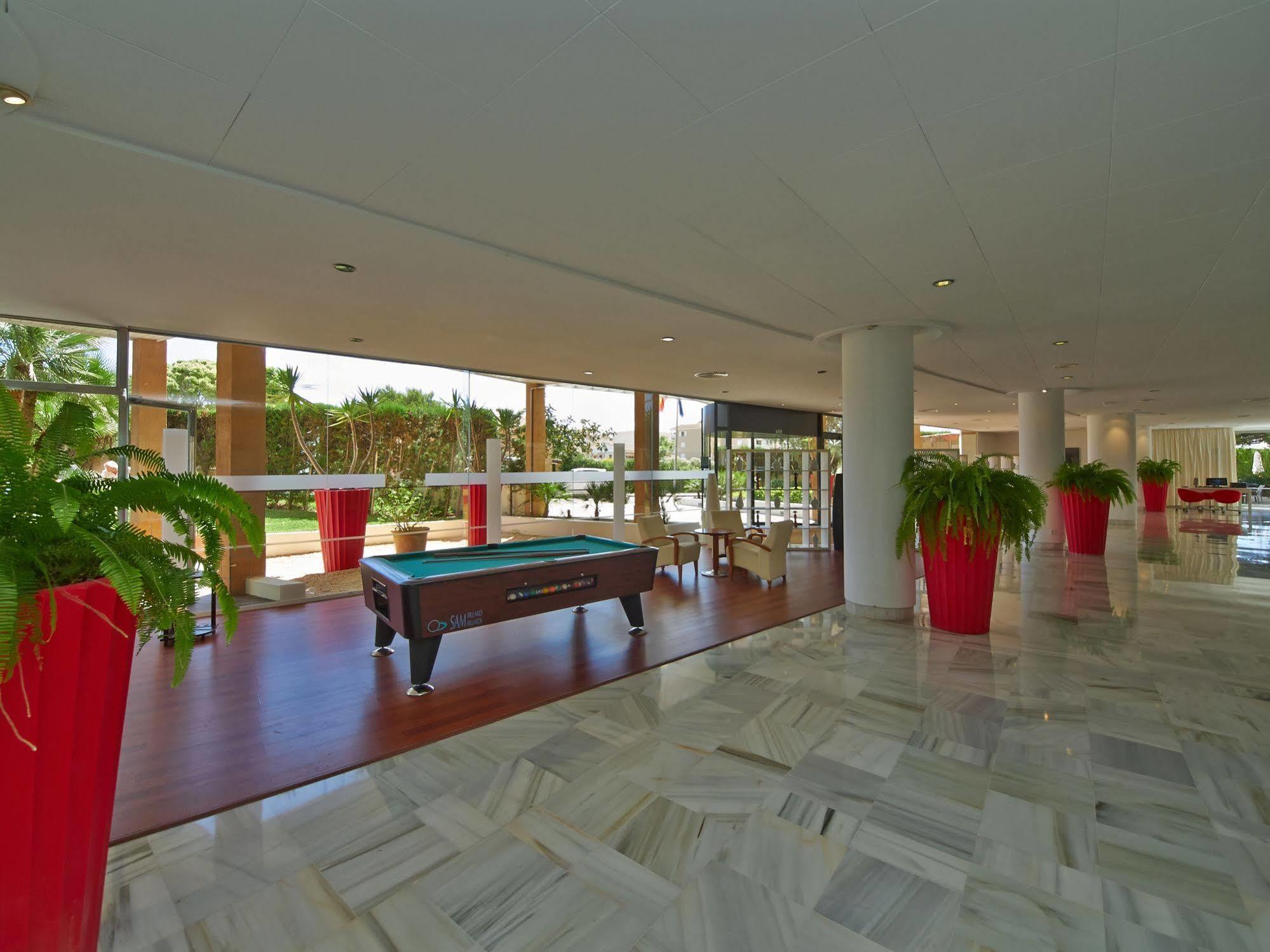 Hotel Illot Suites Cala Ratjada  Bagian luar foto